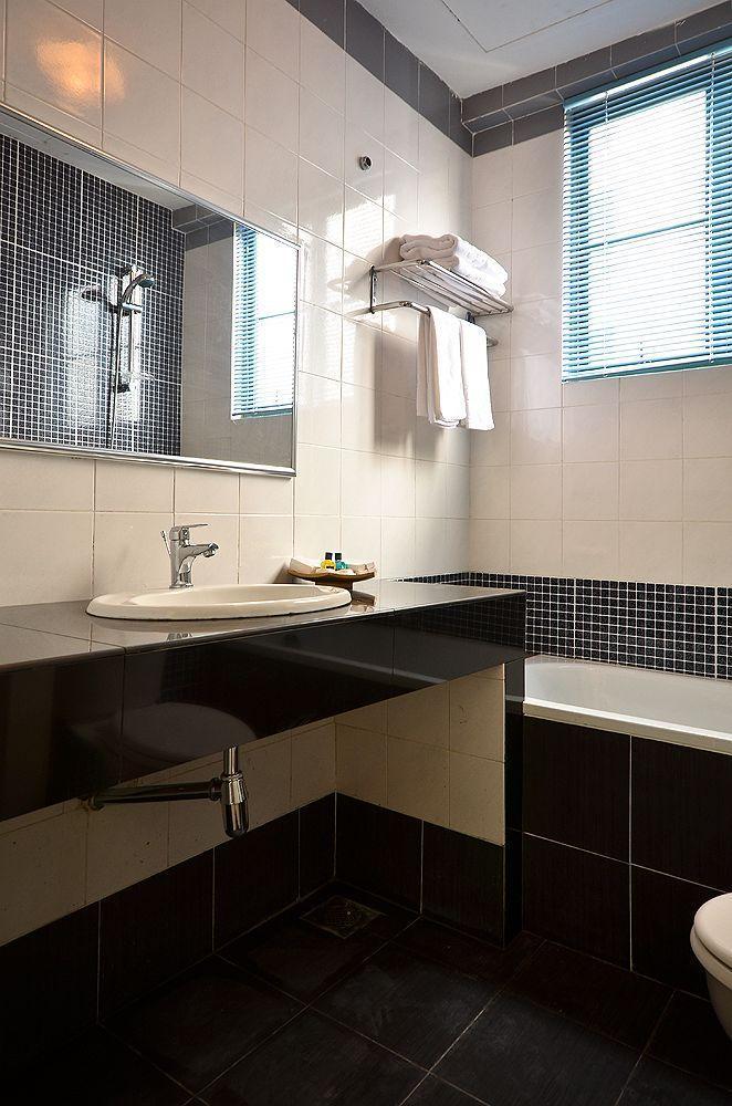 Jetty Suites Apartments Malacca Bagian luar foto